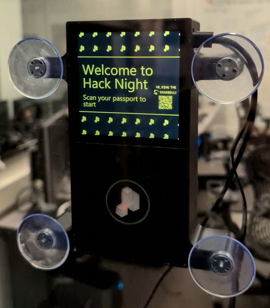 A photo of door opener on its idle screen
